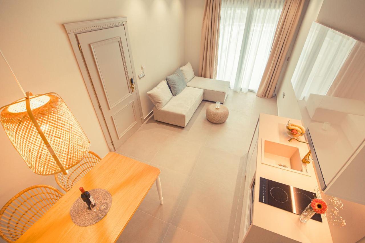 Io Luxury Pool & Hot Tub Suites Preveza Luaran gambar
