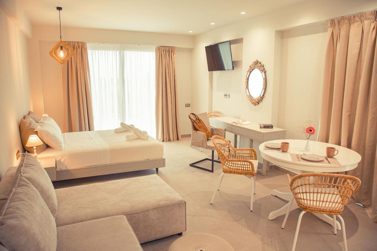 Io Luxury Pool & Hot Tub Suites Preveza Luaran gambar