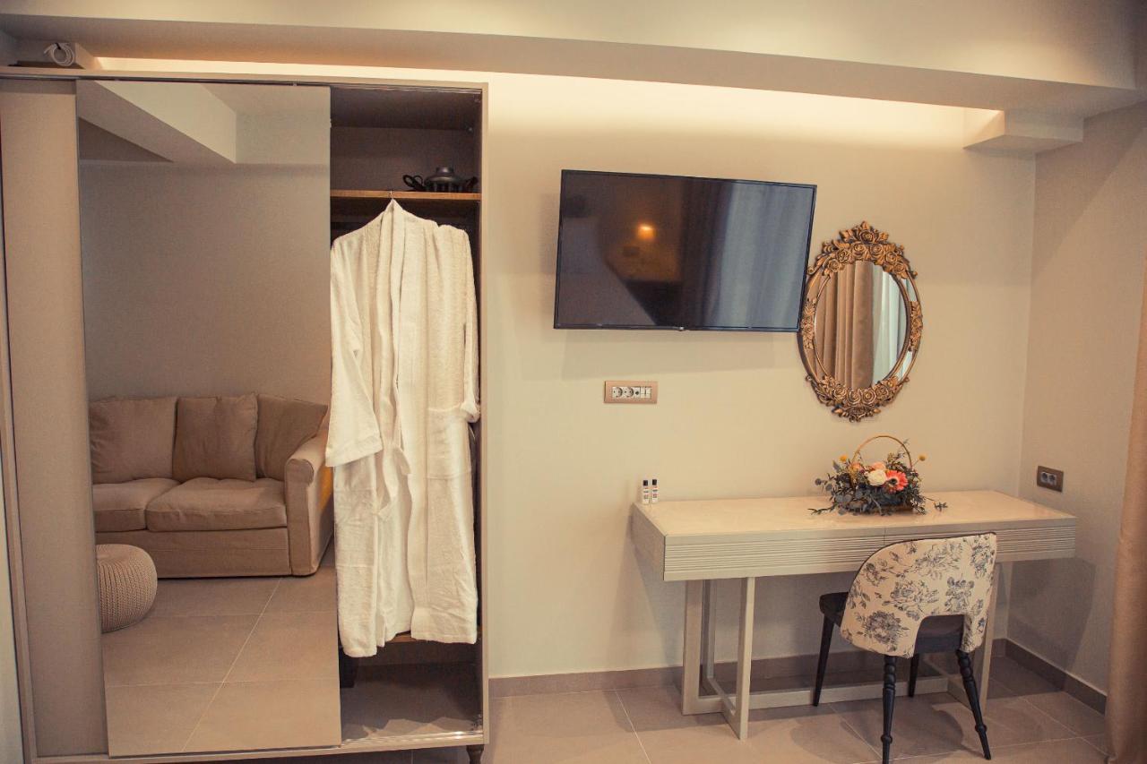 Io Luxury Pool & Hot Tub Suites Preveza Luaran gambar