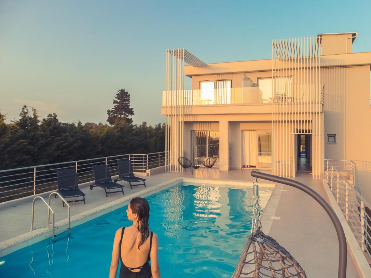 Io Luxury Pool & Hot Tub Suites Preveza Luaran gambar