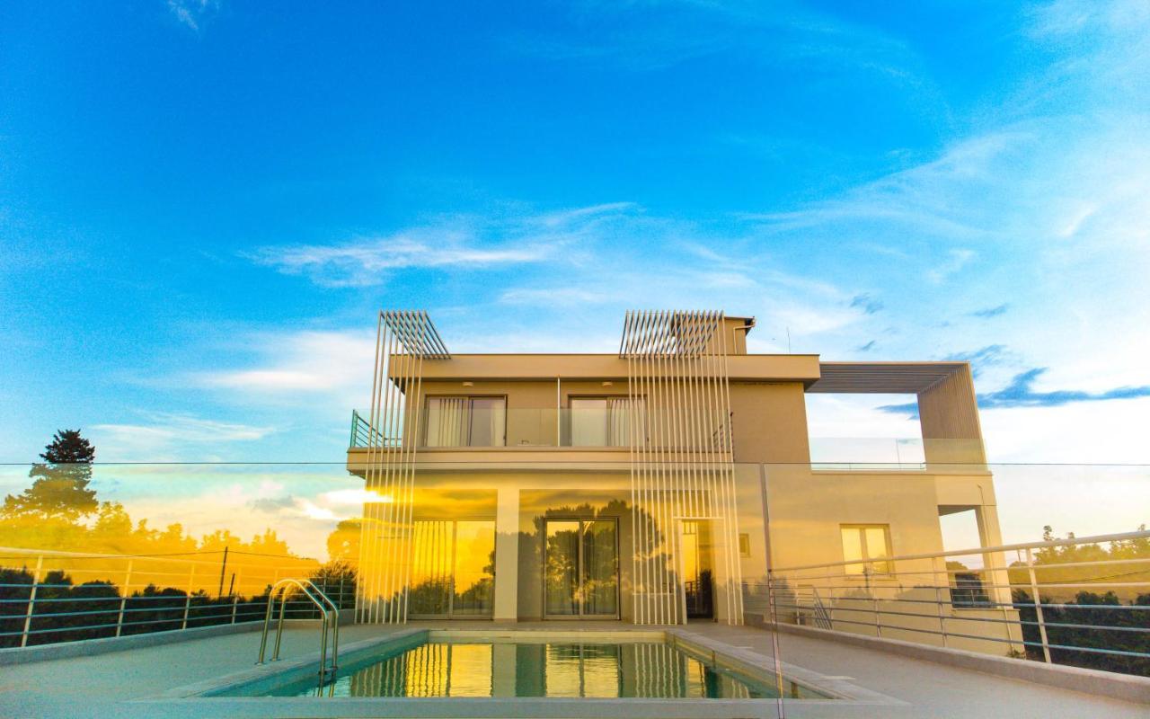 Io Luxury Pool & Hot Tub Suites Preveza Luaran gambar