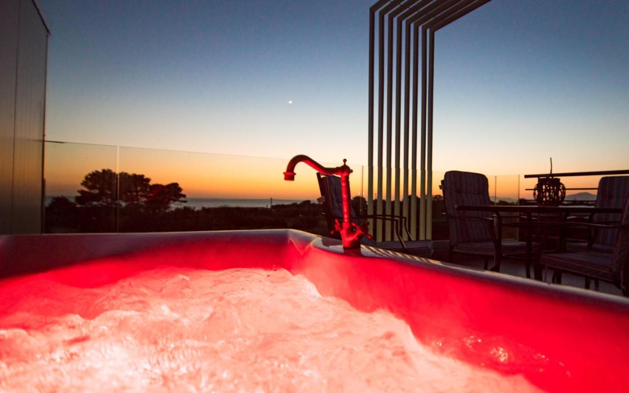 Io Luxury Pool & Hot Tub Suites Preveza Luaran gambar
